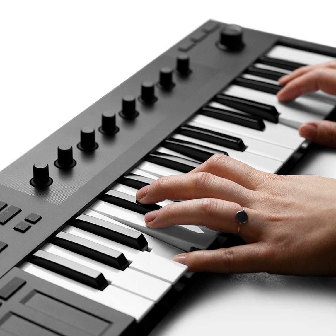 Native Instruments : Komplete Kontrol M32 - view 4