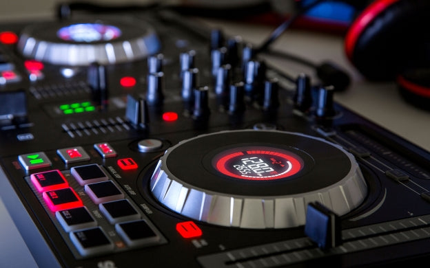 Numark Mixtrack Platinum - view 4